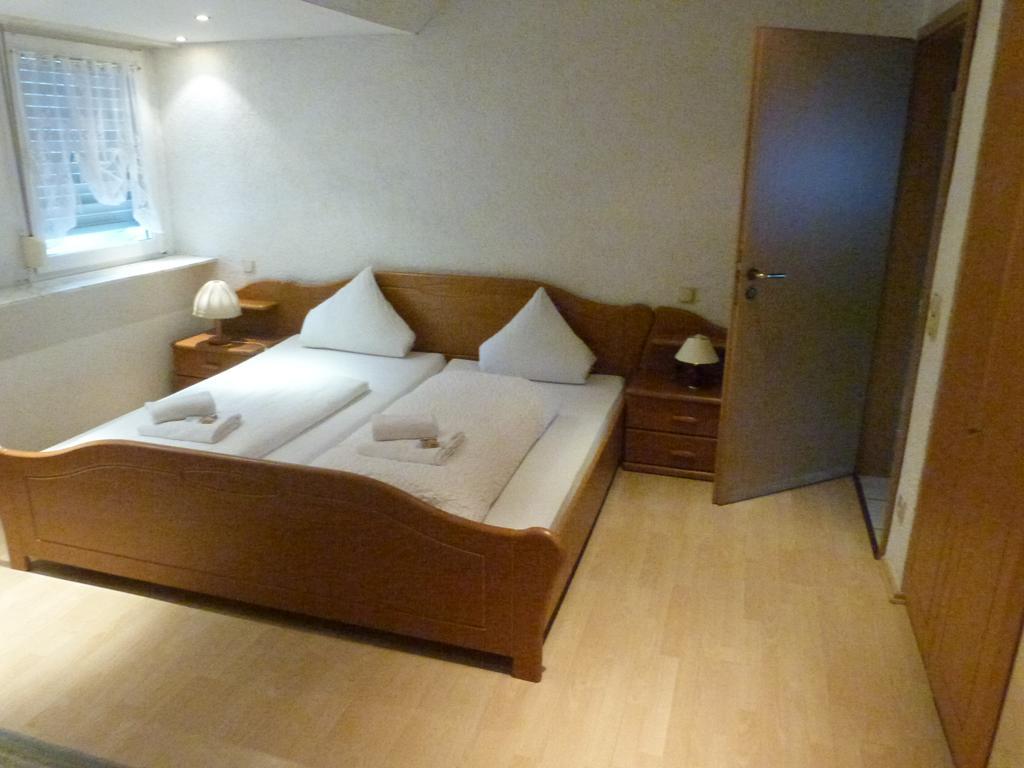 Gasthuis Winzergasthof Zum Kellerstuebchen 3*